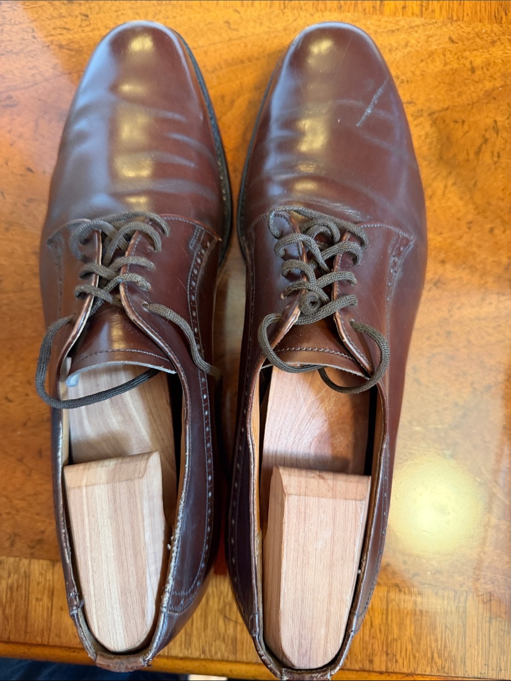 Men's Brown Leather Derby Shoes — Classic Lace-Up Dress Oxfords